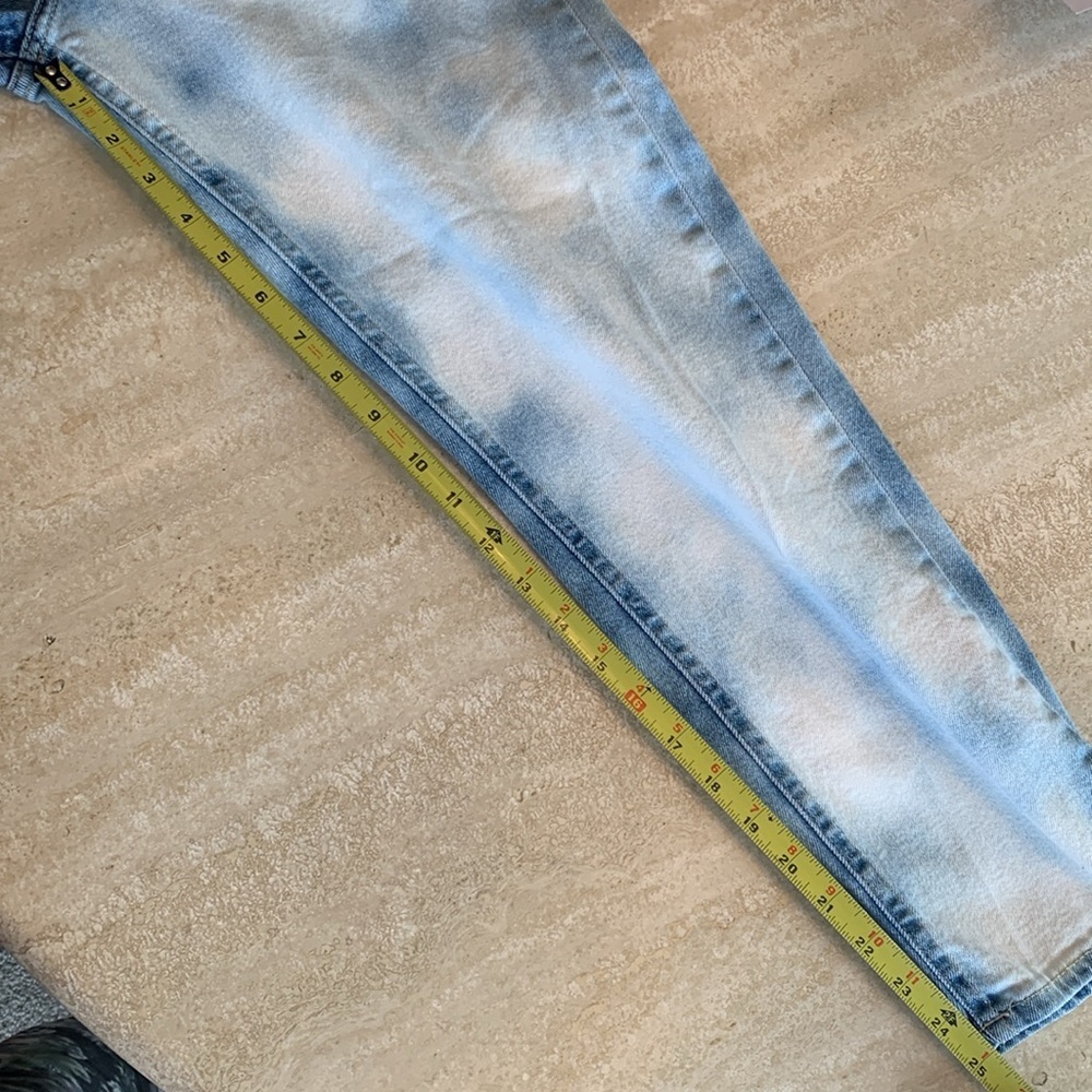 NOT AVAILABLE. BDG jeans, - Picture 16 of 17